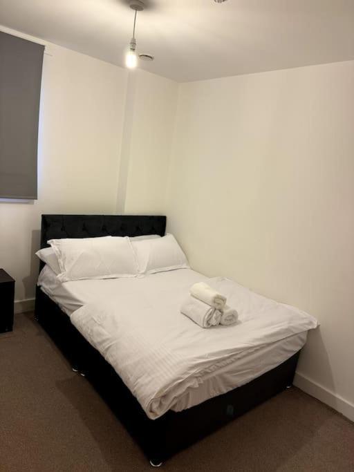 Two Bedrooms Flat In Stratford * Londra