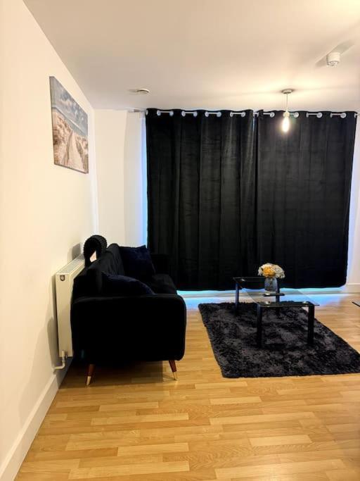 Appartamento Two Bedrooms Flat In Stratford Londra