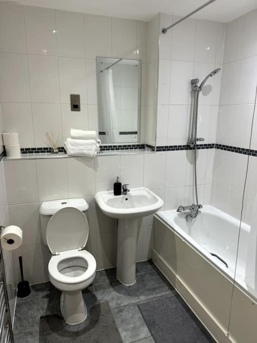 Two Bedrooms Flat In Stratford Appartamento Londra